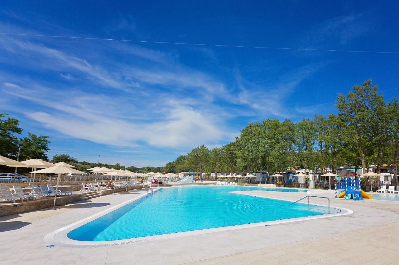 Mobile Homes Premium Magnolia Bijela Uvala Сasa de vacaciones